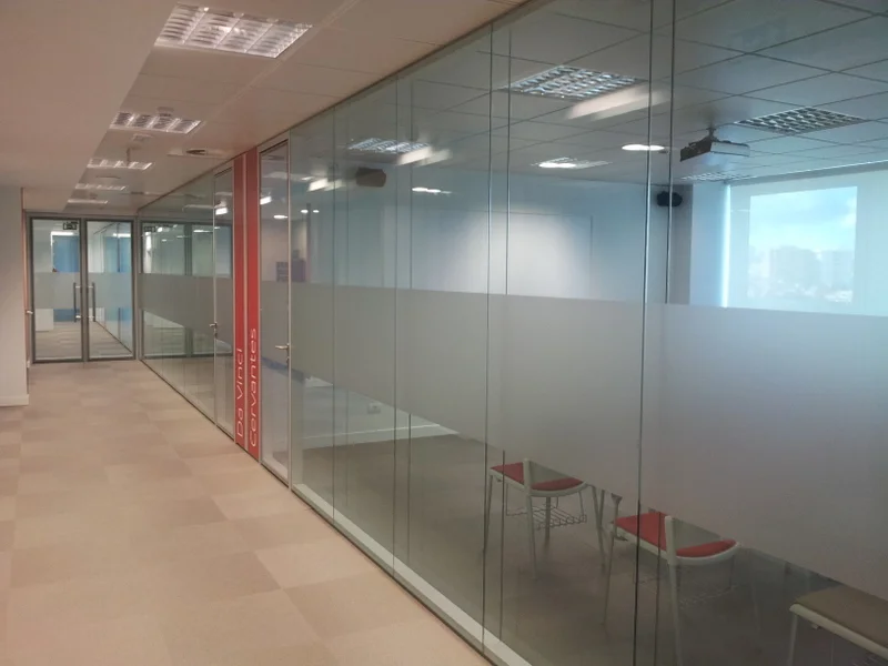 Mamparas divisorias de oficinas proyecto IBERIA en MADRID ESPAÑA